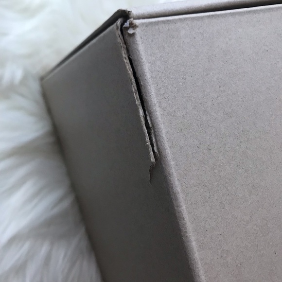 *Limited Edition* Rothy's The Chelsea
NIGHTFALL SIZE: 10.5 - Picture 12 of 12